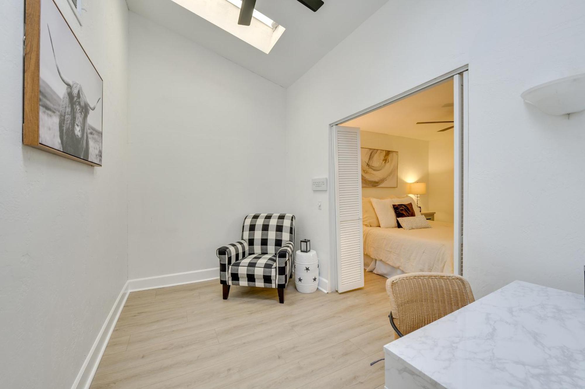 Quiet Workspace And Pool Access! *