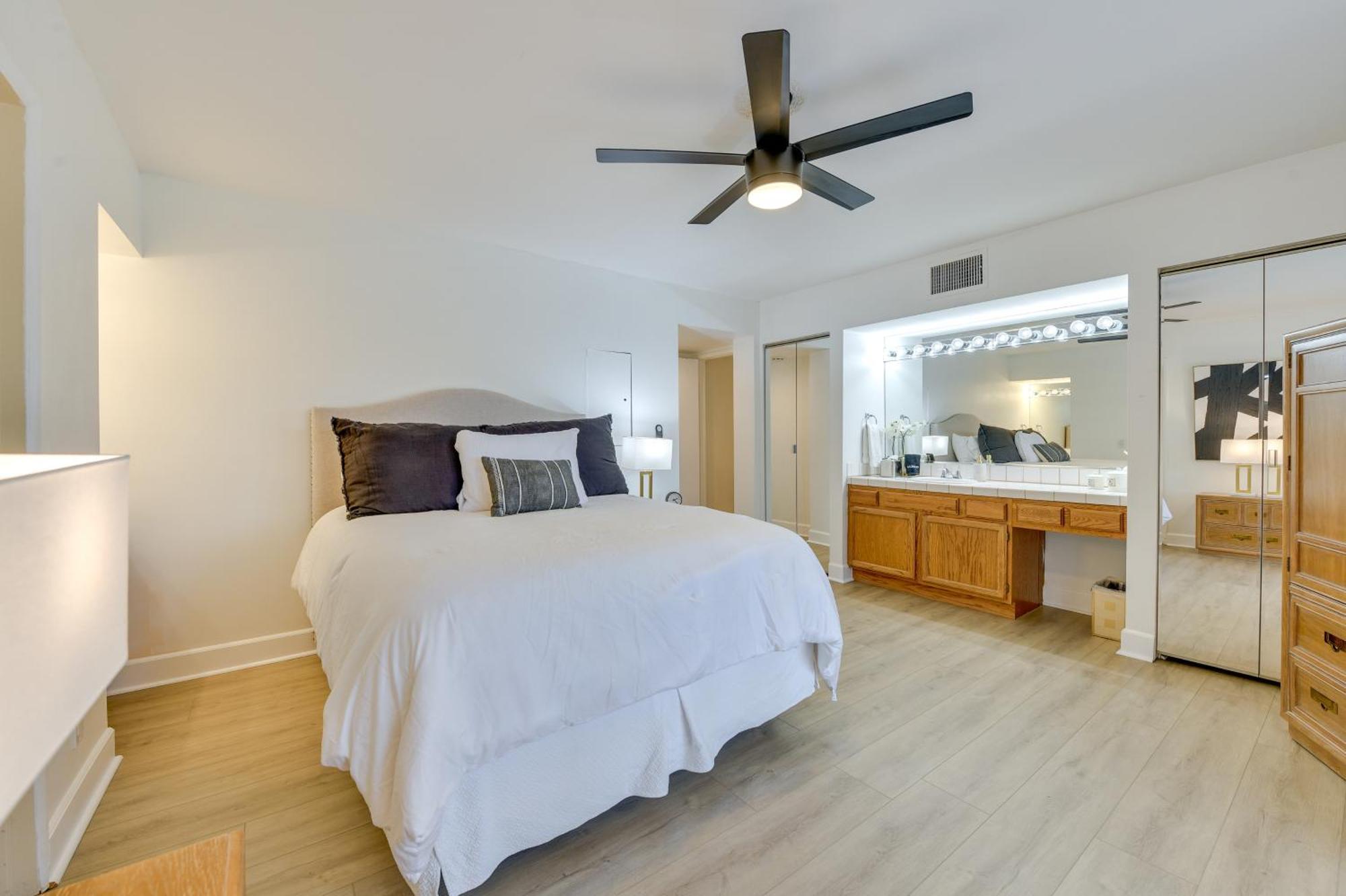 Quiet Workspace And Pool Access! Apartment *