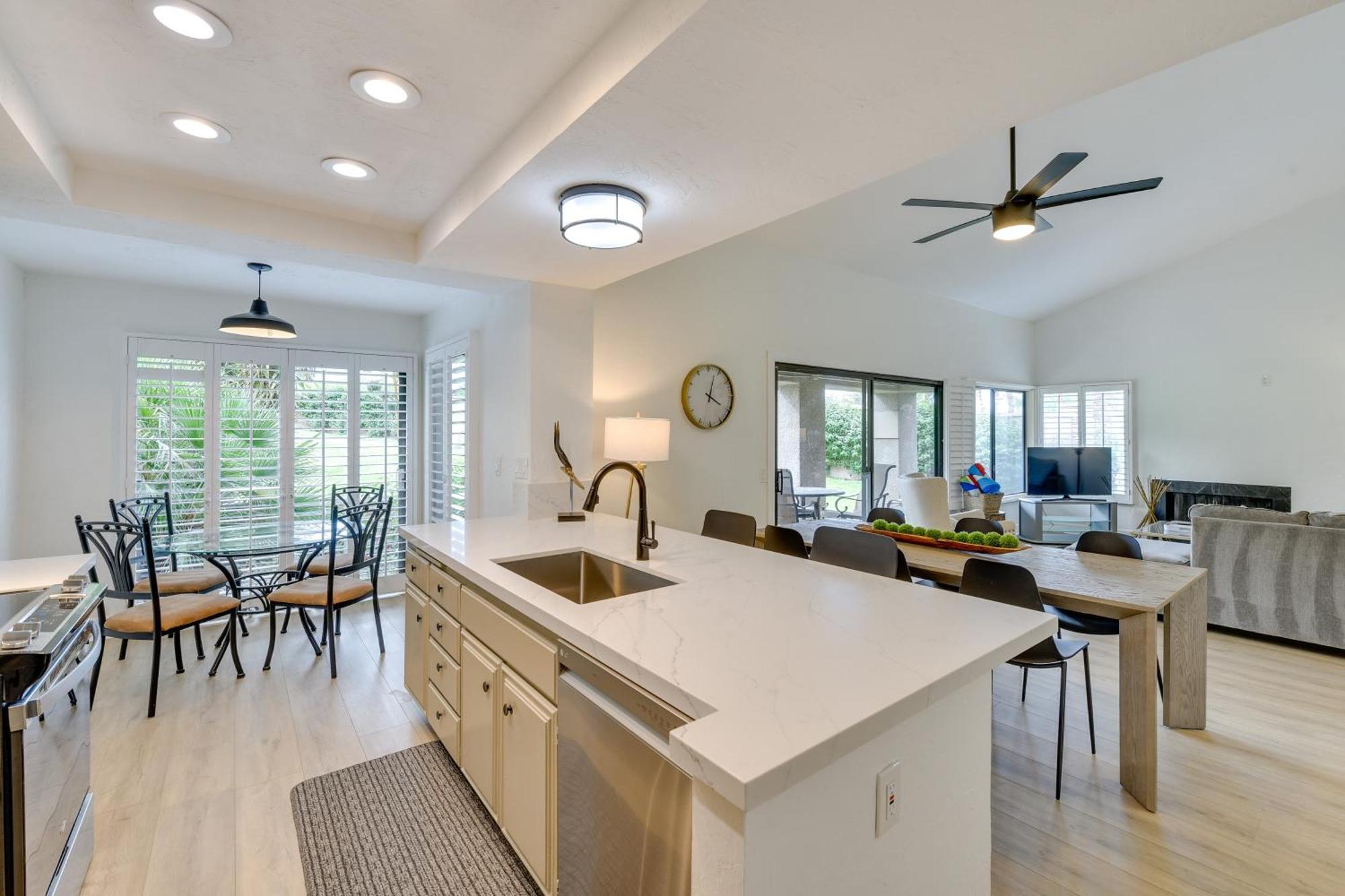 Quiet Workspace And Pool Access! Apartment Palm Desert