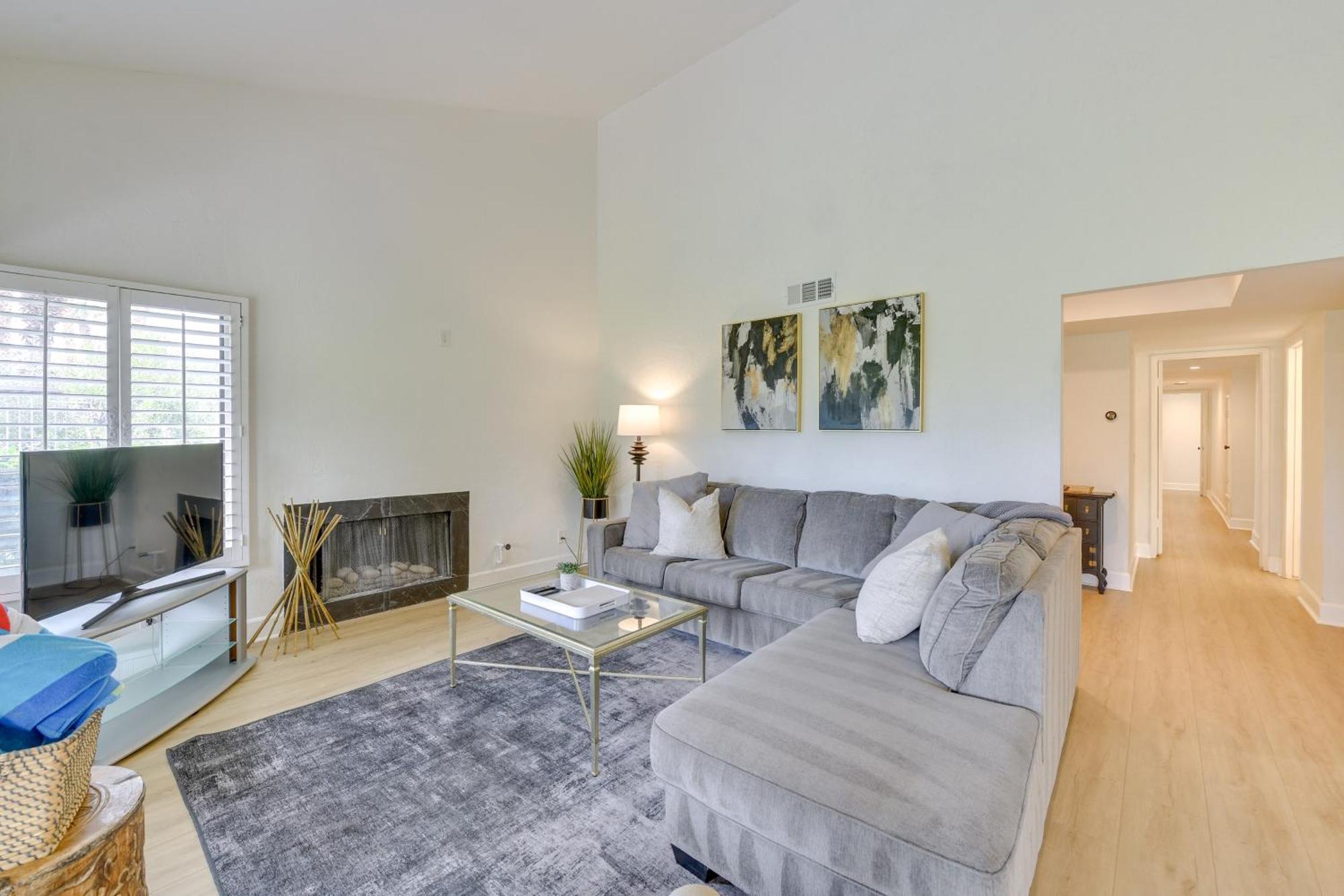 Quiet Workspace And Pool Access! *