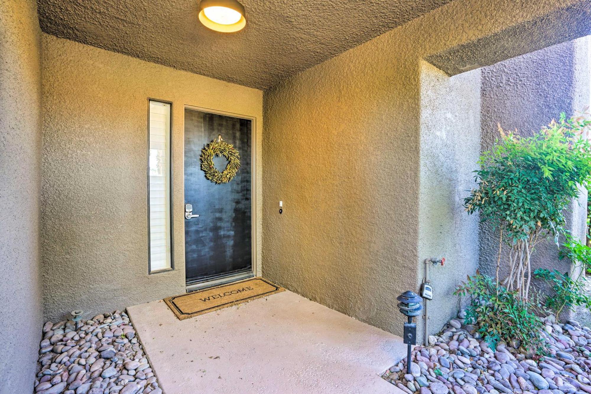 Quiet Workspace And Pool Access! Apartment