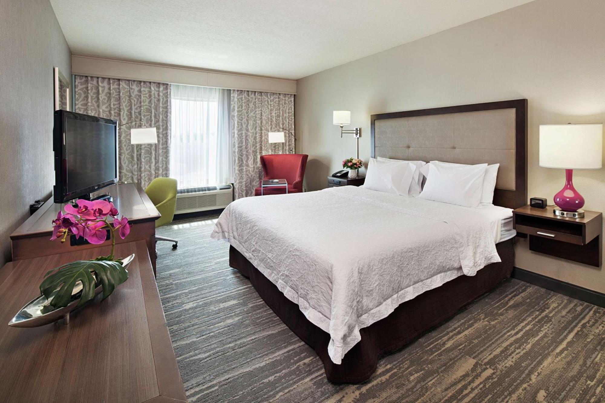 Hampton & Hotel Palm Desert