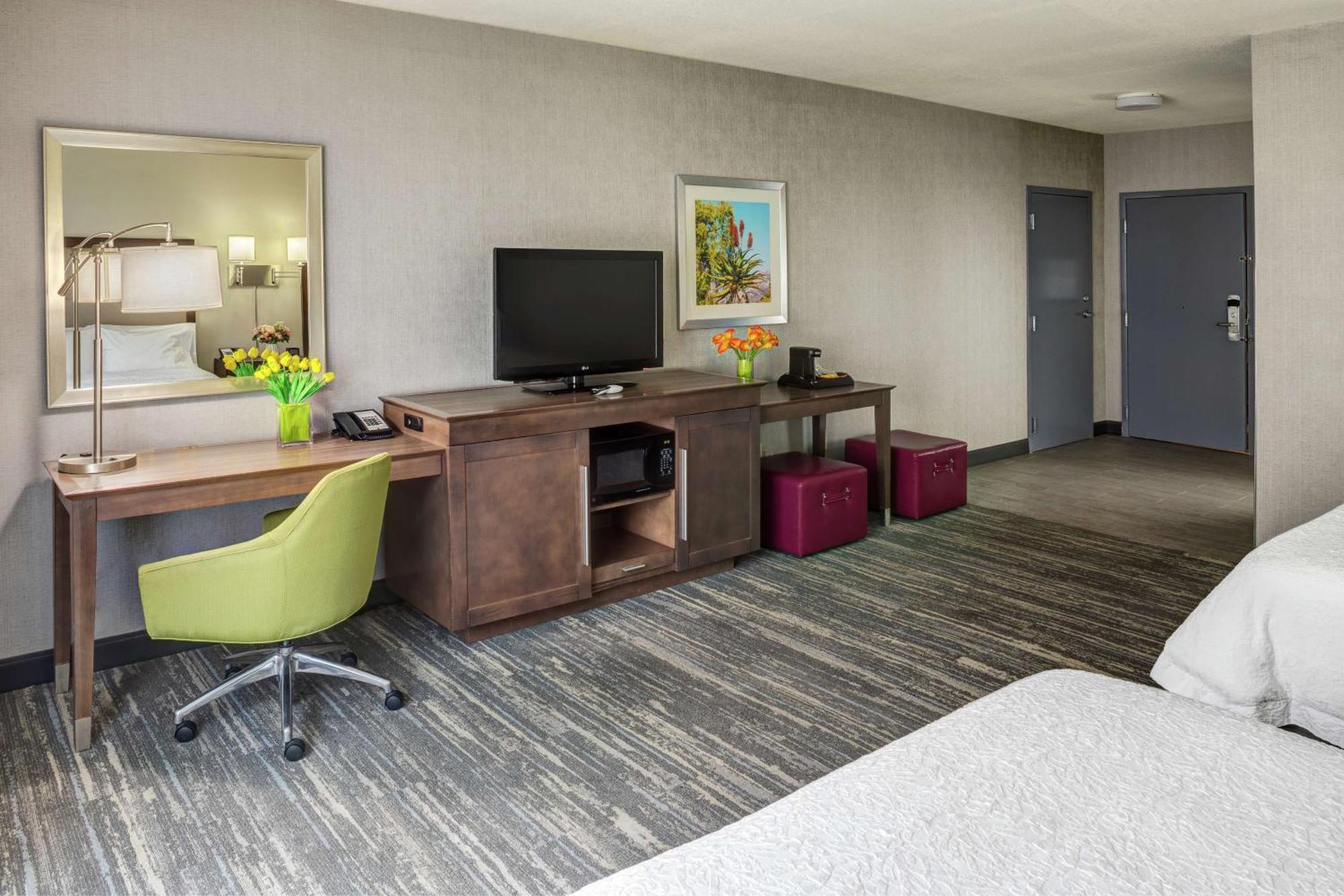 Hotel Hampton &