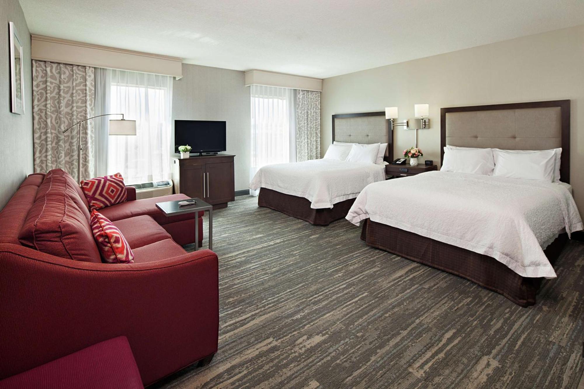 Hampton & 3* Palm Desert