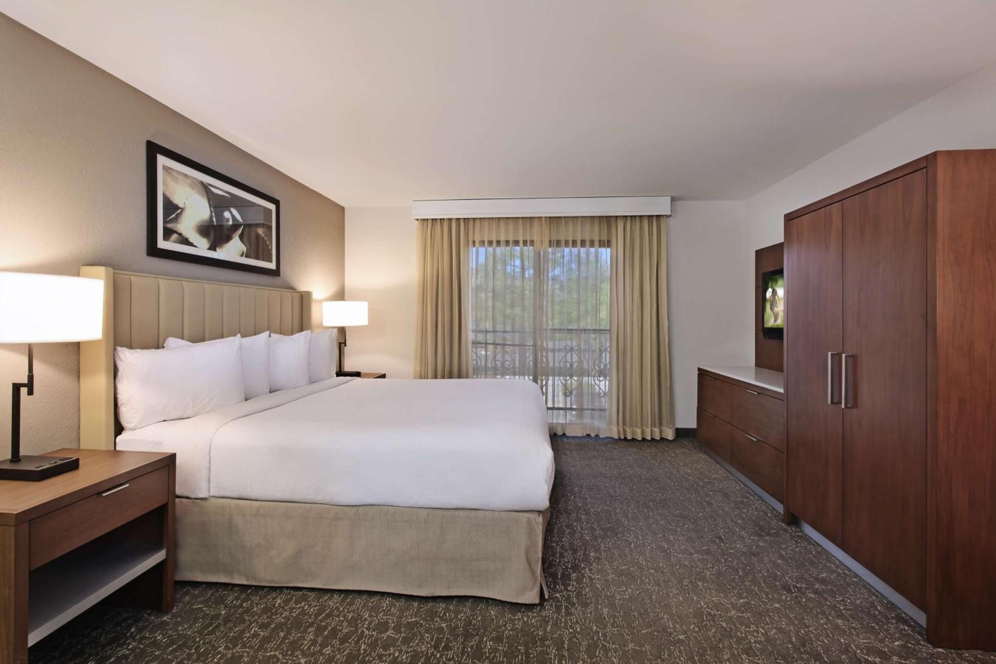 Embassy By Hilton Resort 3*