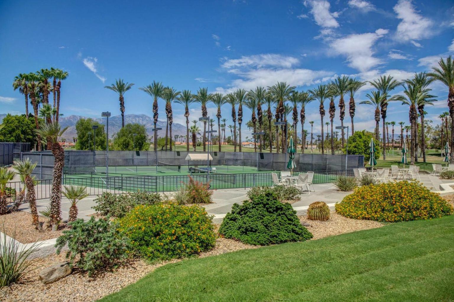 Idyll In The Desert - Immaculate Getaway Apartment Palm Desert