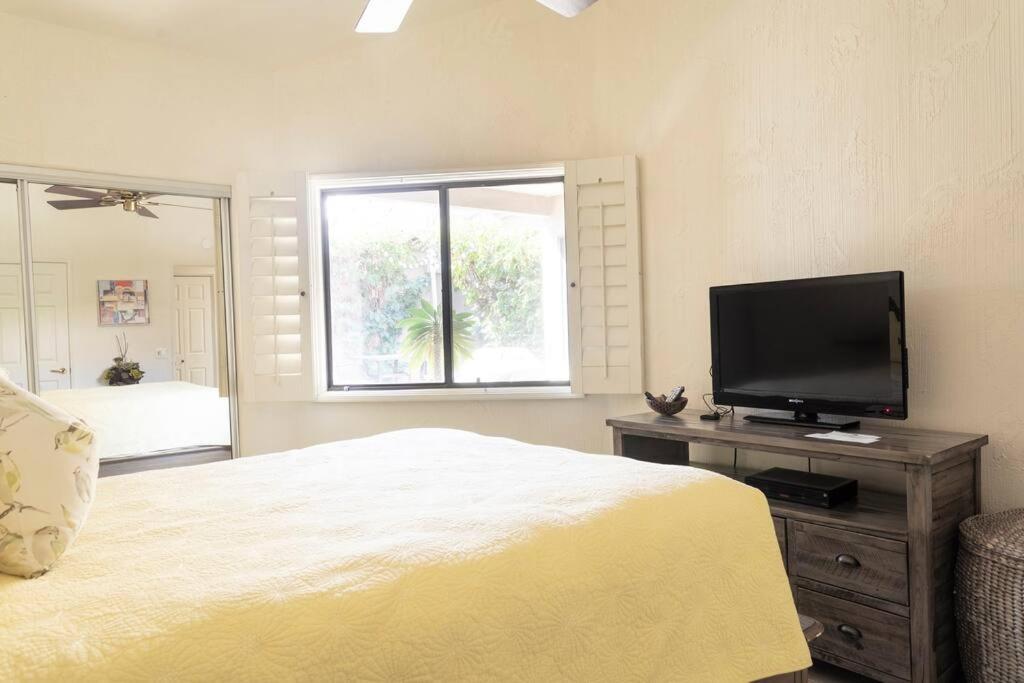 Sunny Escape On Golf Course Holiday home *