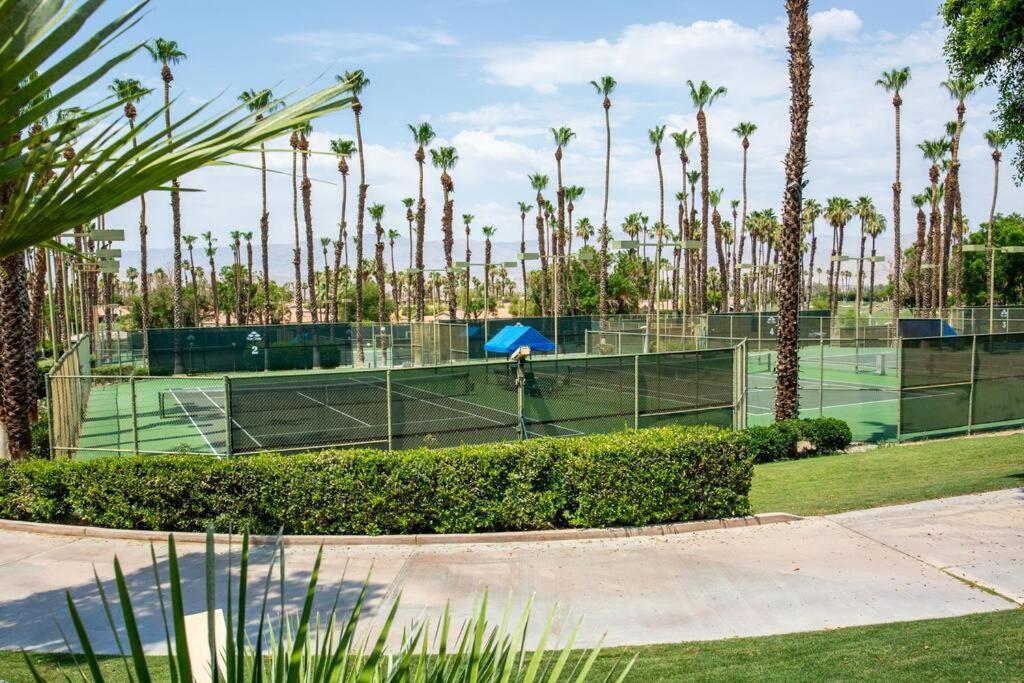 Holiday home Sunny Escape On Golf Course *