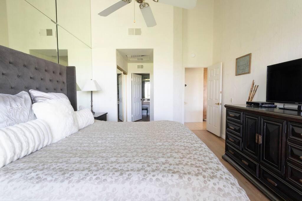 Sunny Escape On Golf Course Holiday home Palm Desert