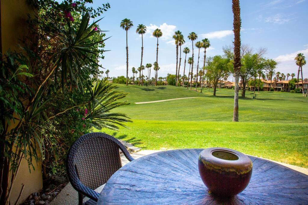 Sunny Escape On Golf Course Holiday home *