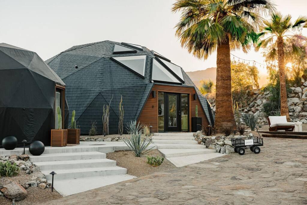 Perch - Rare Resort-style Geo Dome W/ Pickleball Holiday home