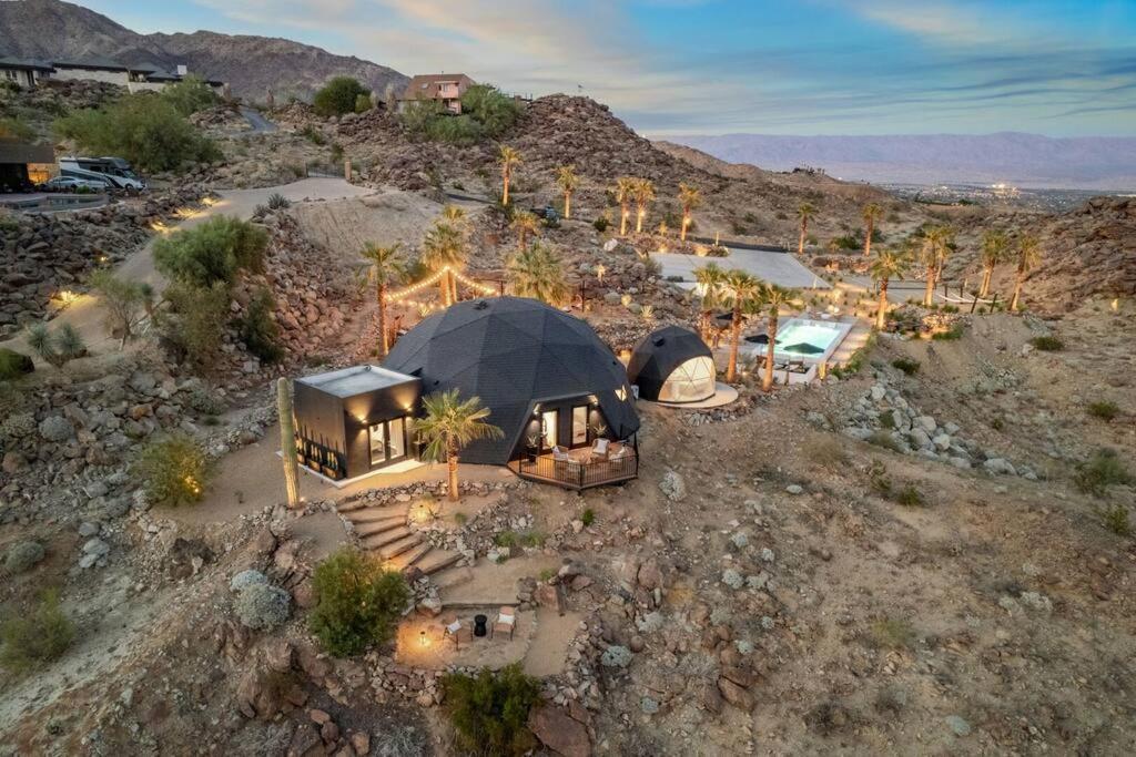 Perch - Rare Resort-style Geo Dome W/ Pickleball Holiday home