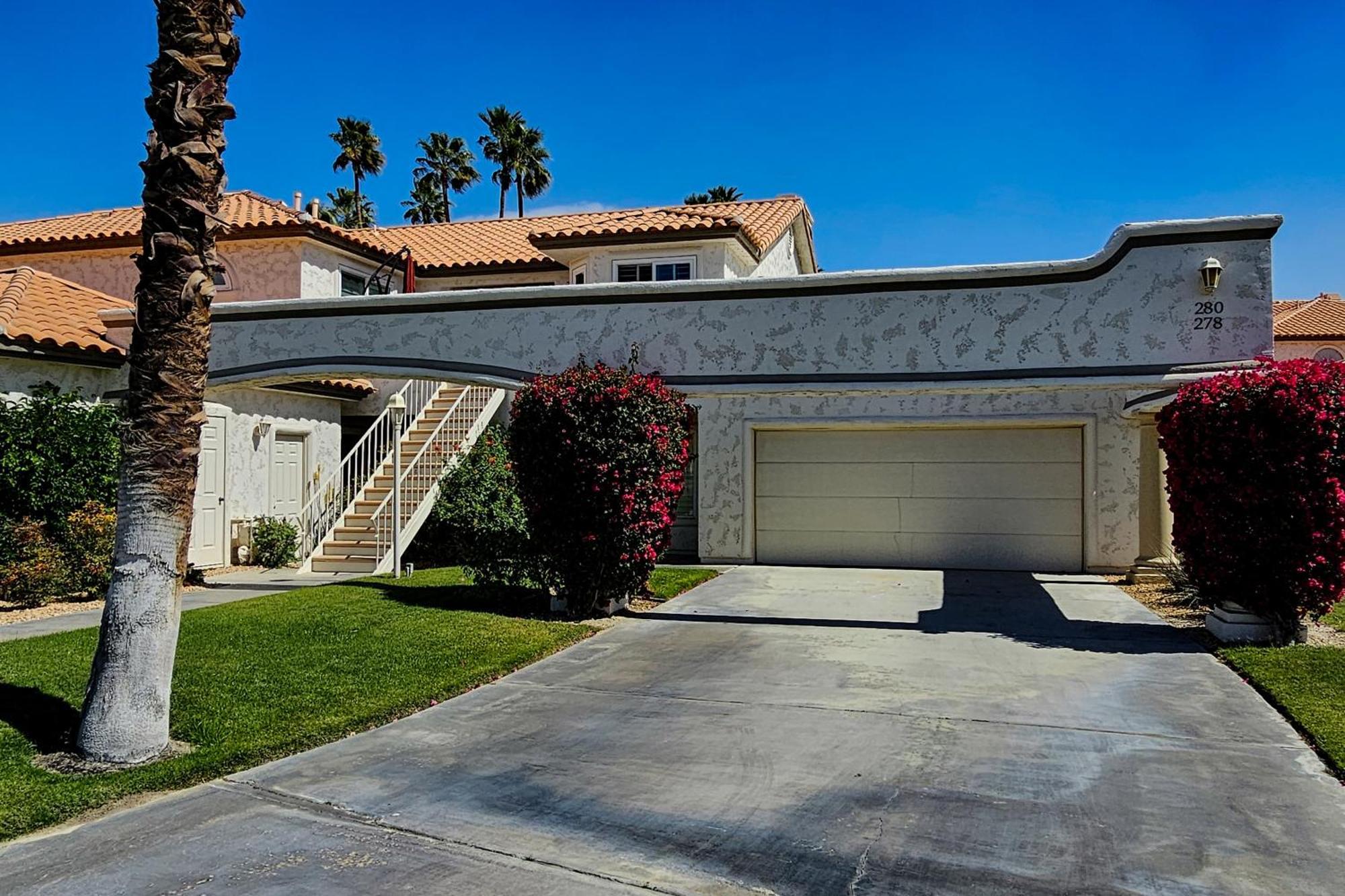 Apartment Desert Falls In *