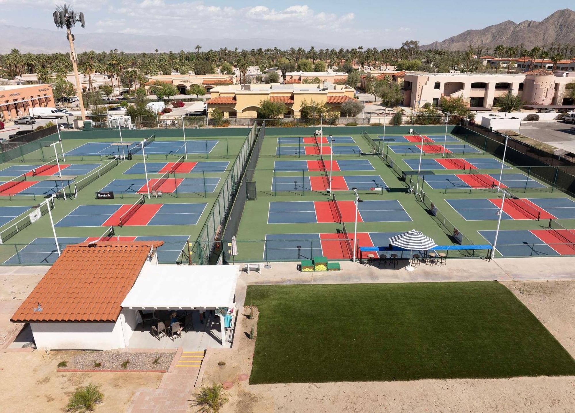 Embassy By Hilton Resort Palm Desert