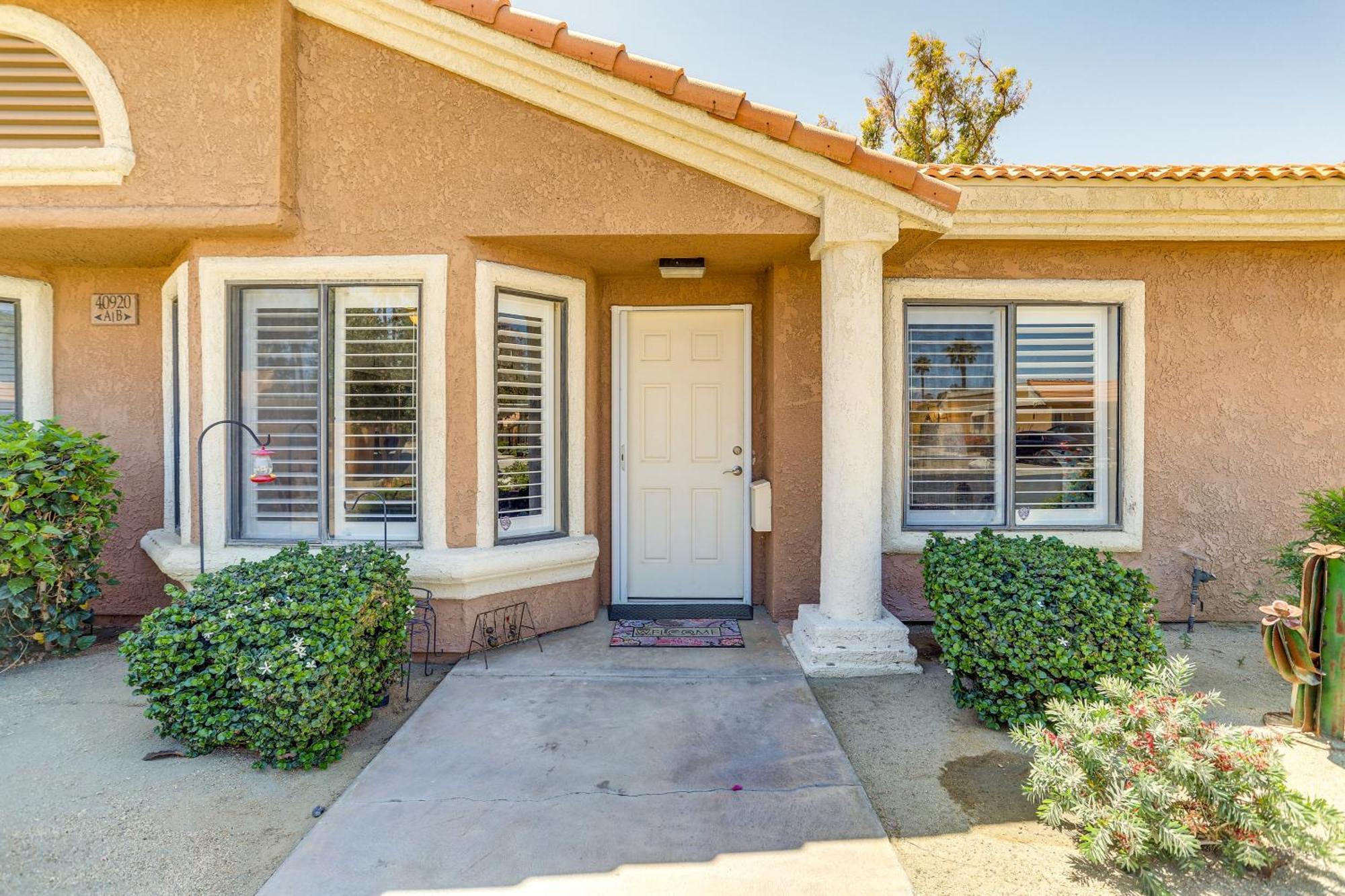 Apartment With Community Pool Near Golf! *