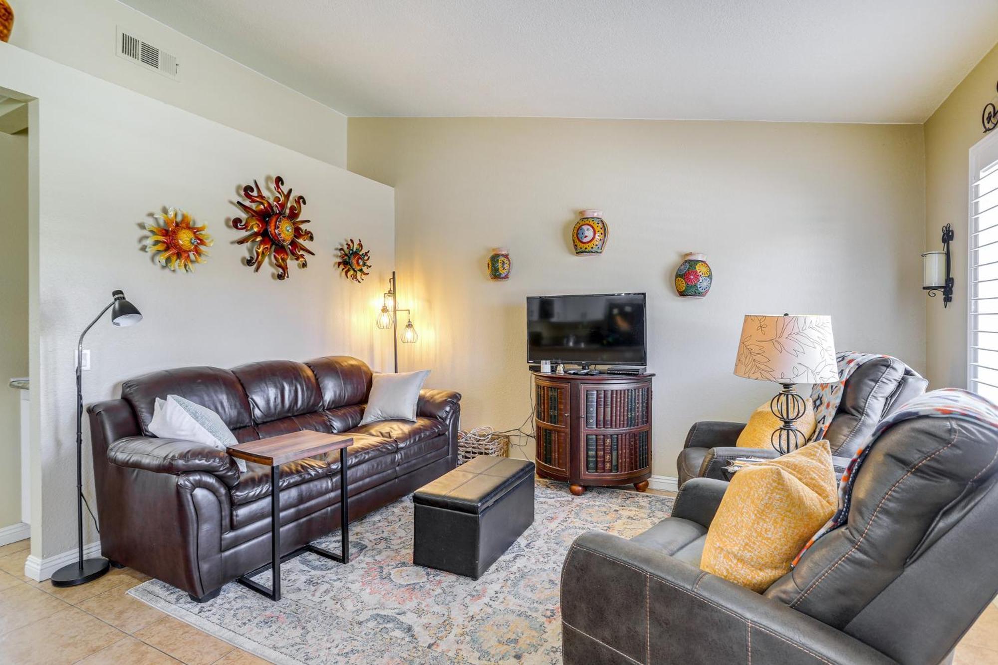 With Community Pool Near Golf! * Palm Desert