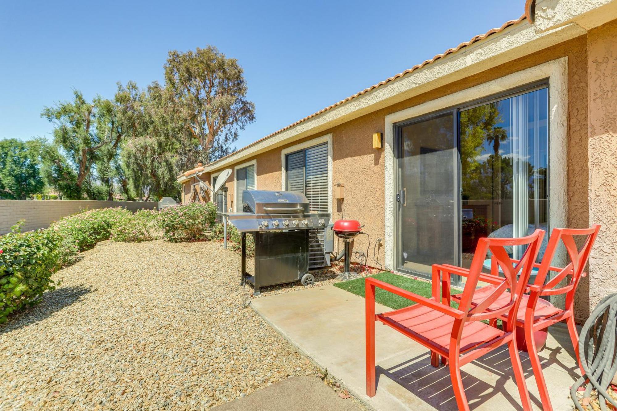 Apartment With Community Pool Near Golf!