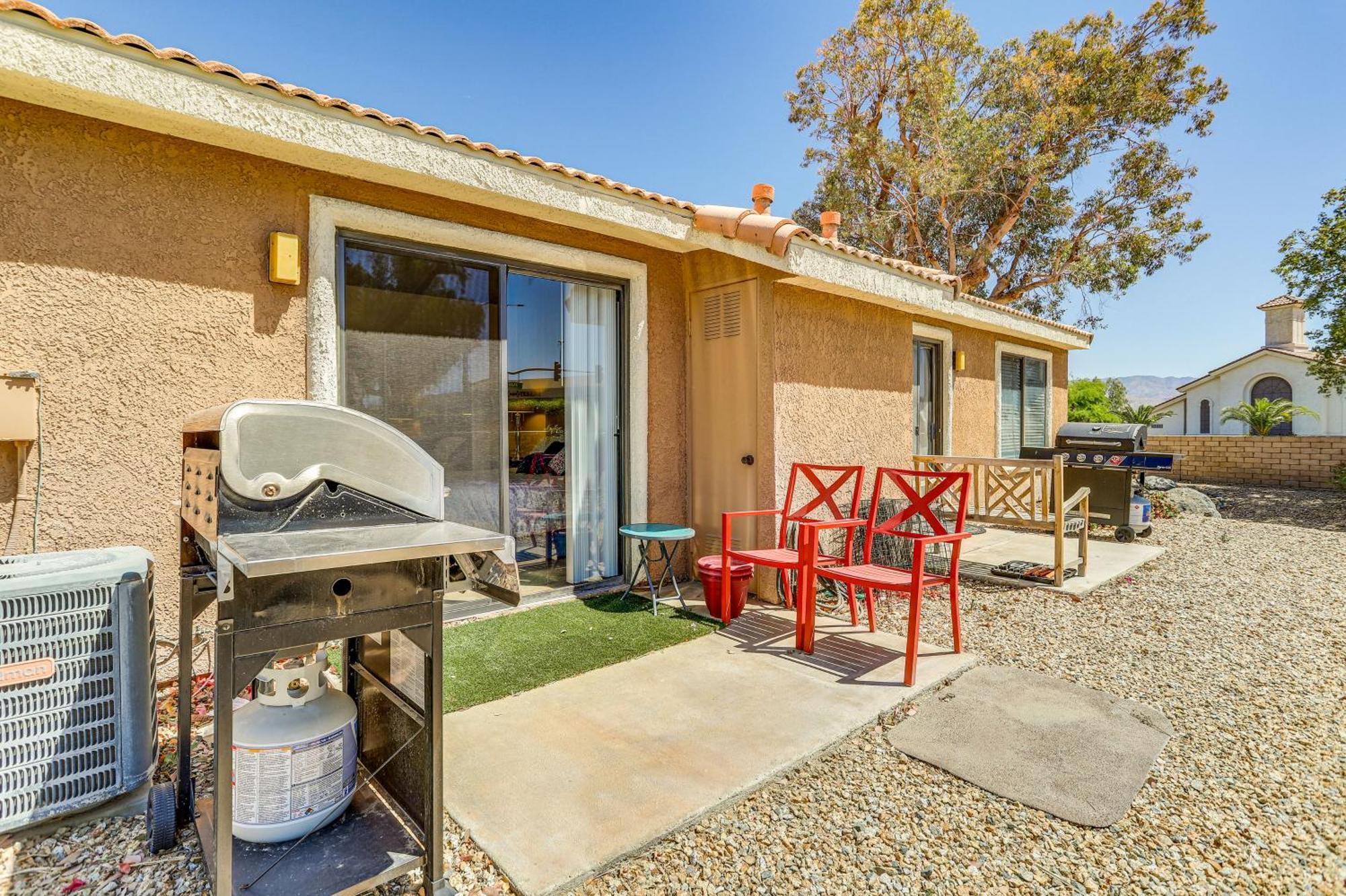 Apartment With Community Pool Near Golf! *