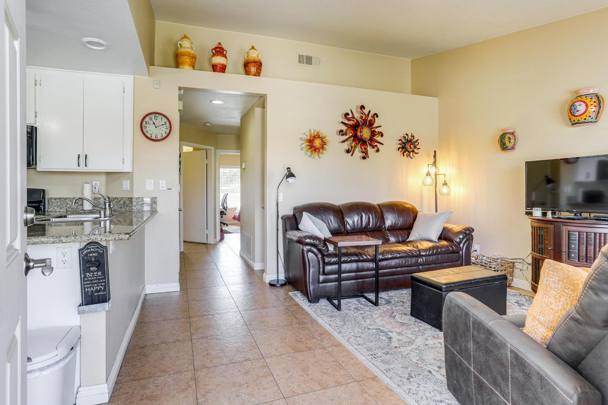With Community Pool Near Golf! Palm Desert