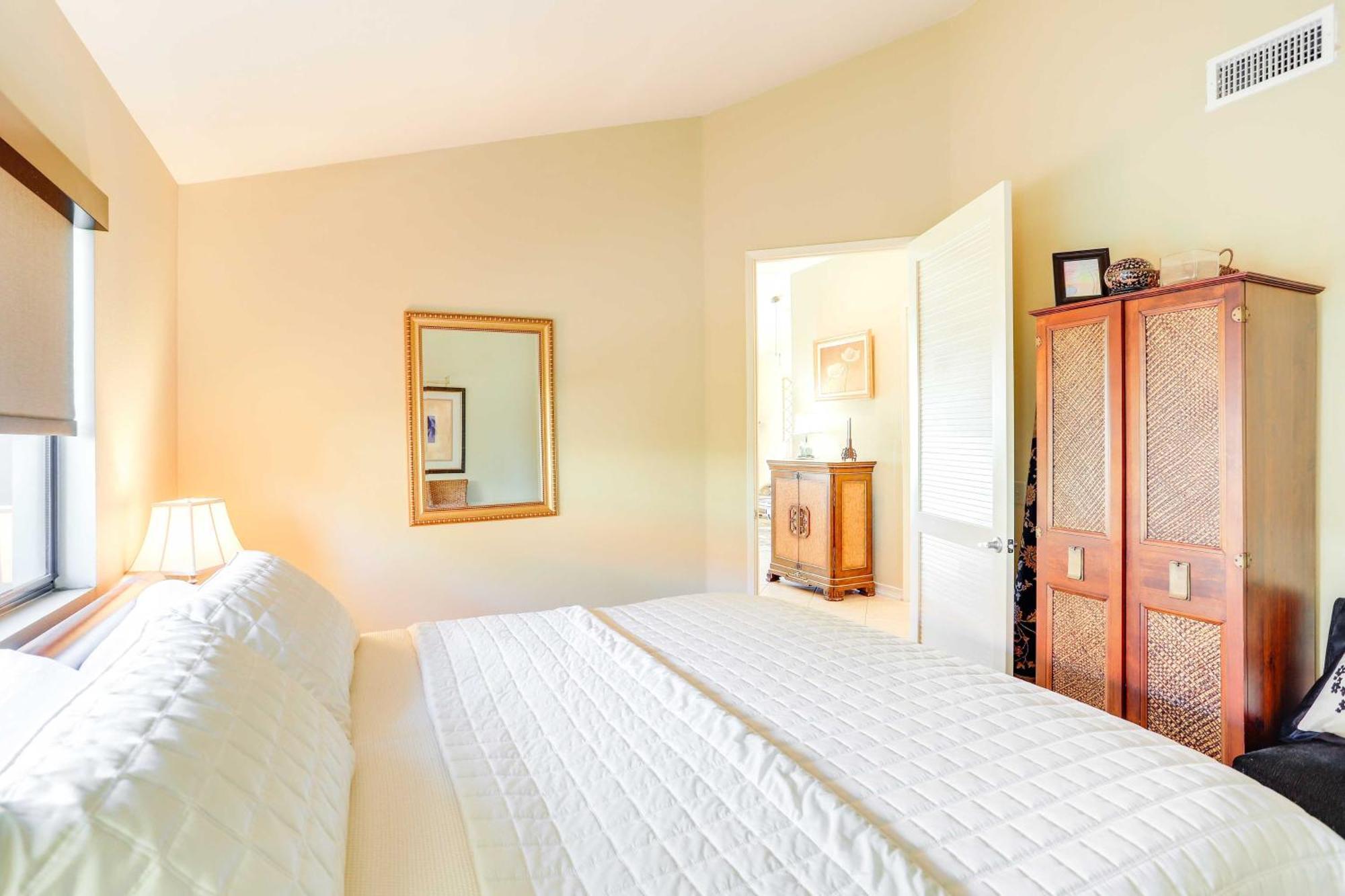 Sunny Escape With Amenities! *