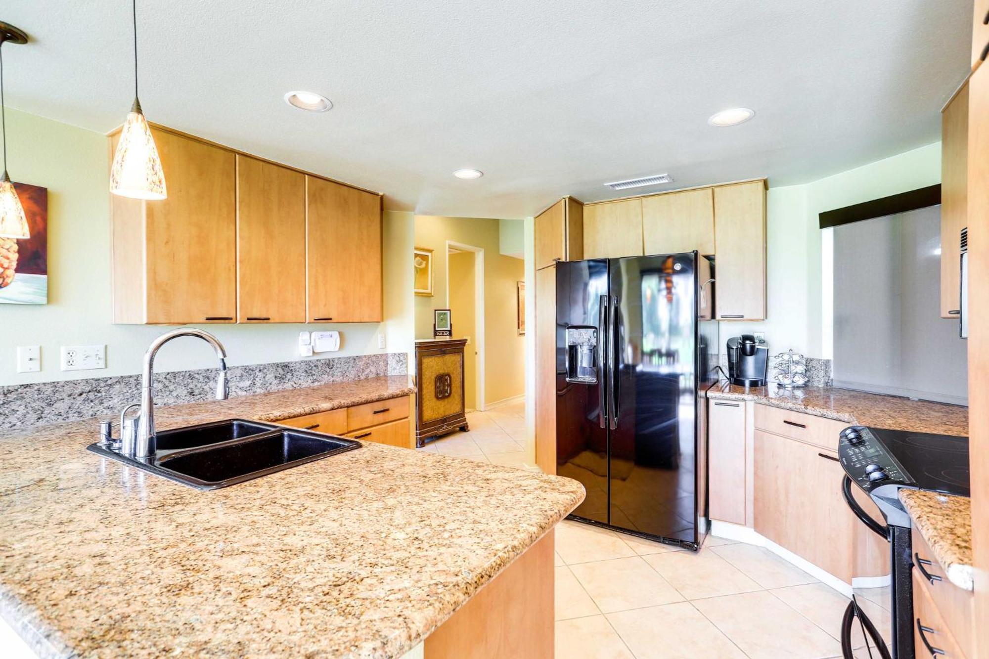 Sunny Escape With Amenities! Apartment Palm Desert