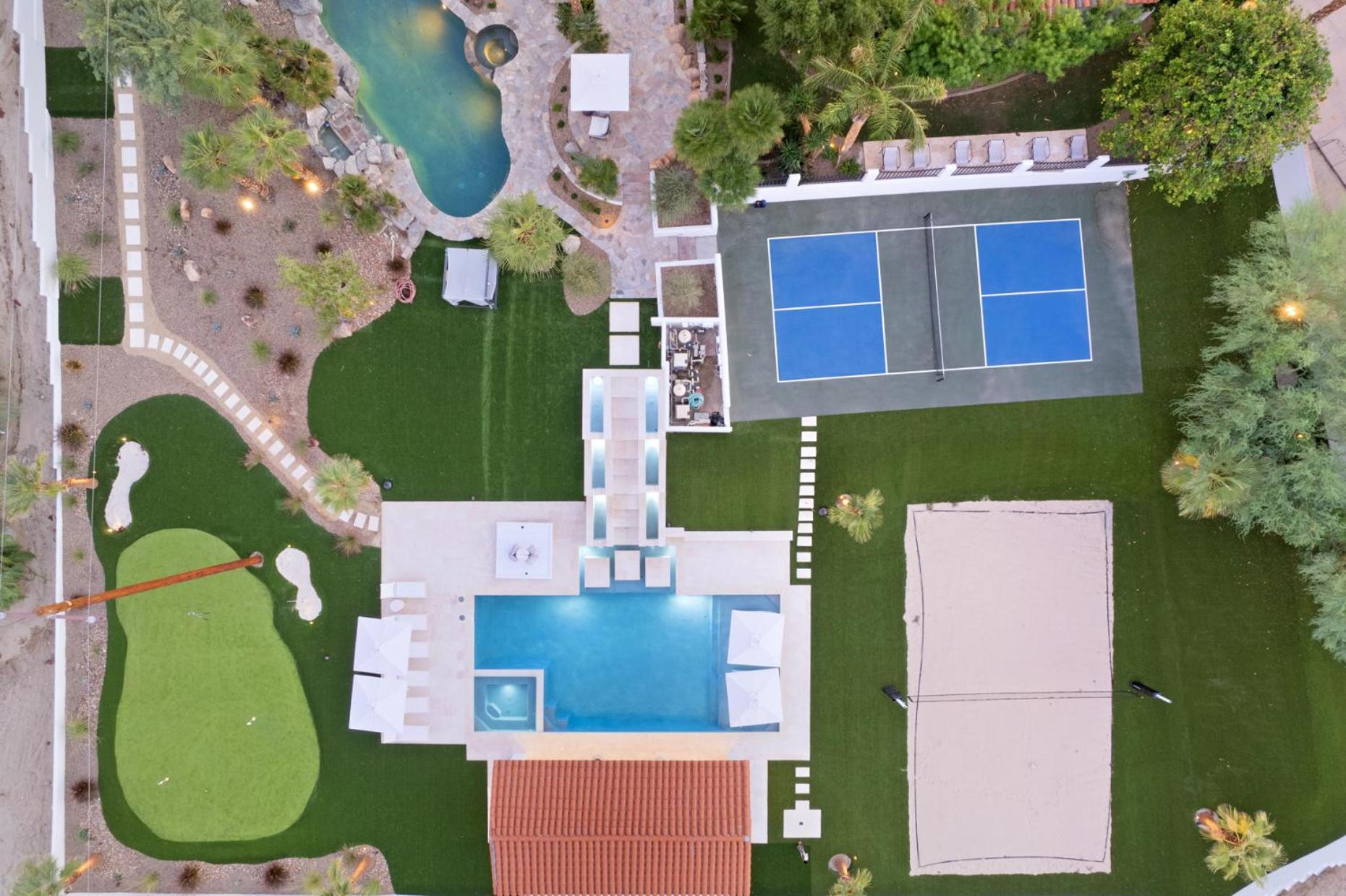 Jaguar Estate - Private Lush Estate With 2 Incredible Pools And Spas, Pickleball And Style Yard Holiday home