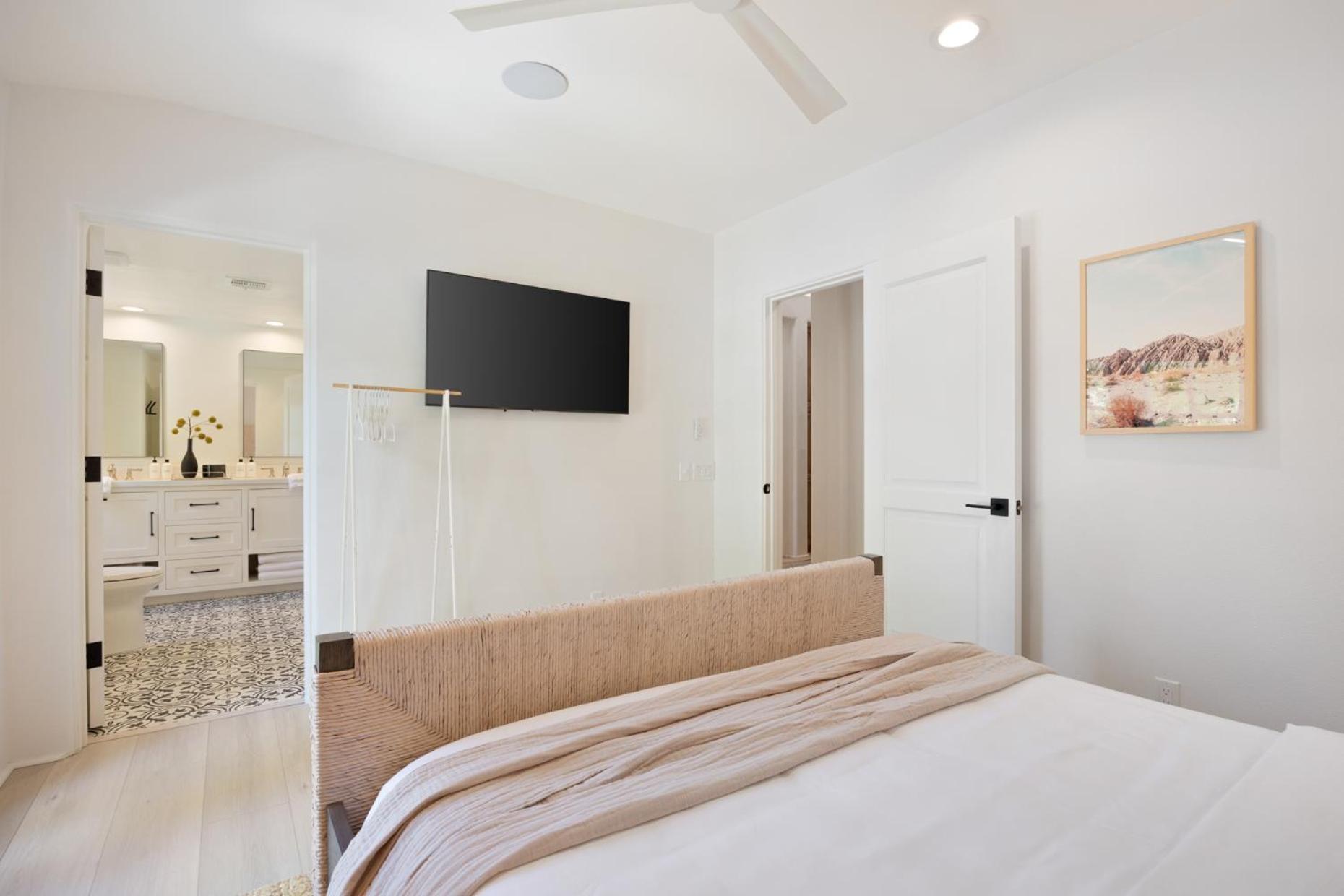 Jaguar Estate - Private Lush Estate With 2 Incredible Pools And Spas, Pickleball And Style Yard Holiday home Palm Desert
