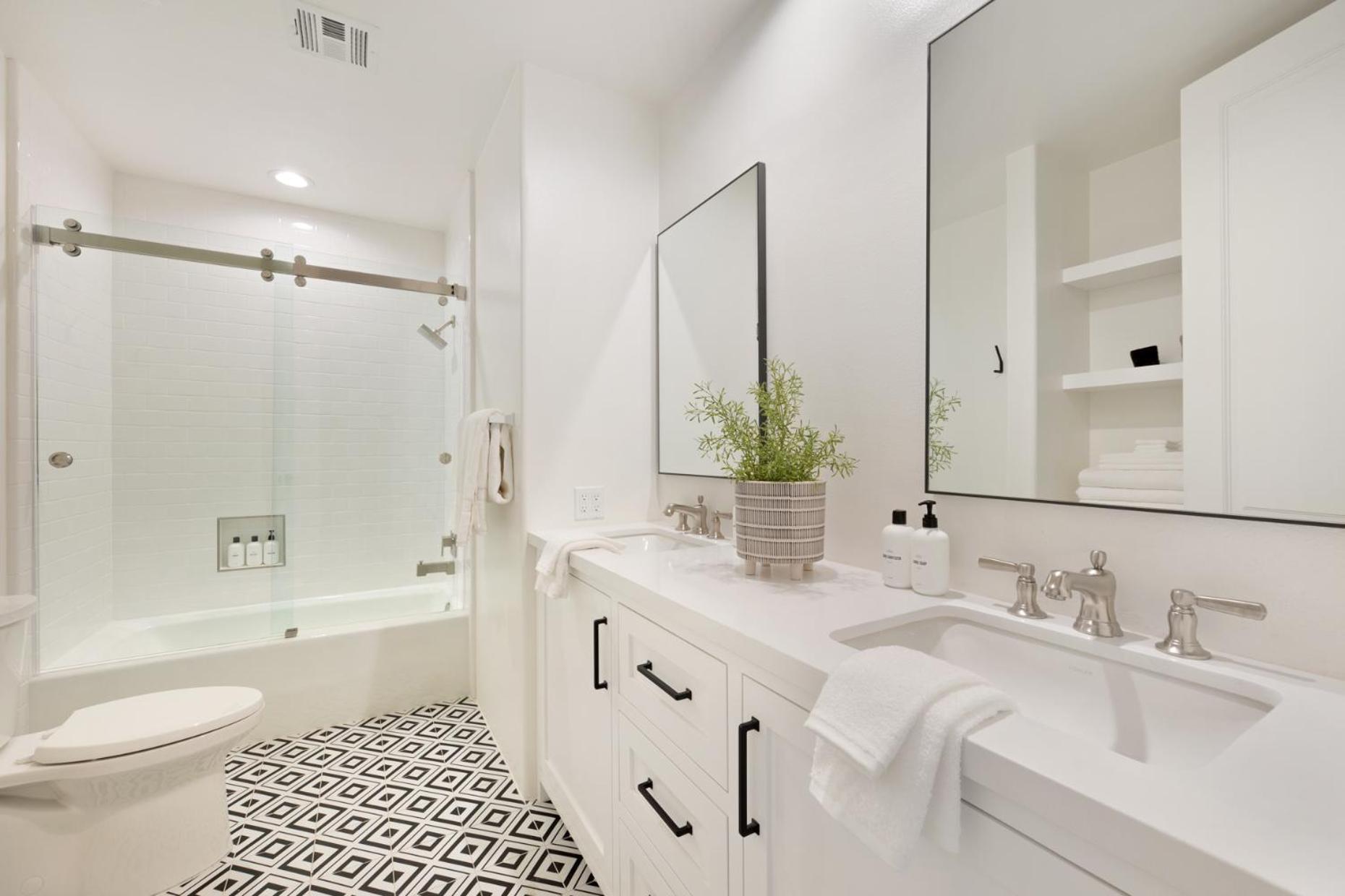Jaguar Estate - Private Lush Estate With 2 Incredible Pools And Spas, Pickleball And Style Yard * Palm Desert
