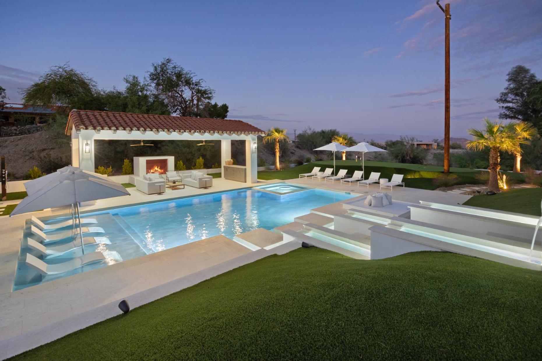 Jaguar Estate - Private Lush Estate With 2 Incredible Pools And Spas, Pickleball And Style Yard *