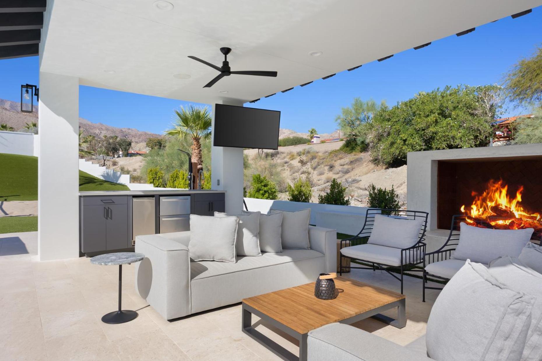 Jaguar Estate - Private Lush Estate With 2 Incredible Pools And Spas, Pickleball And Style Yard * Palm Desert