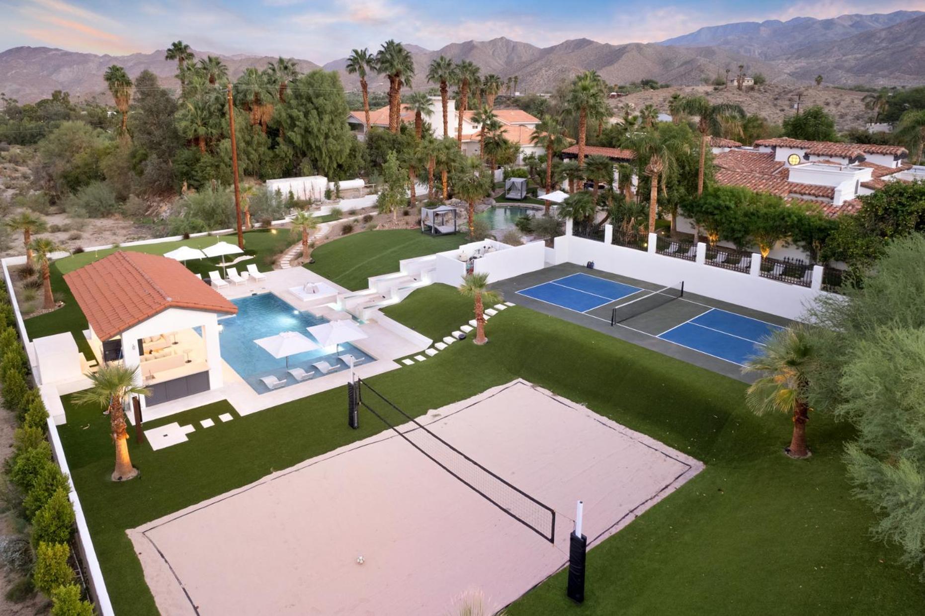 Jaguar Estate - Private Lush Estate With 2 Incredible Pools And Spas, Pickleball And Style Yard