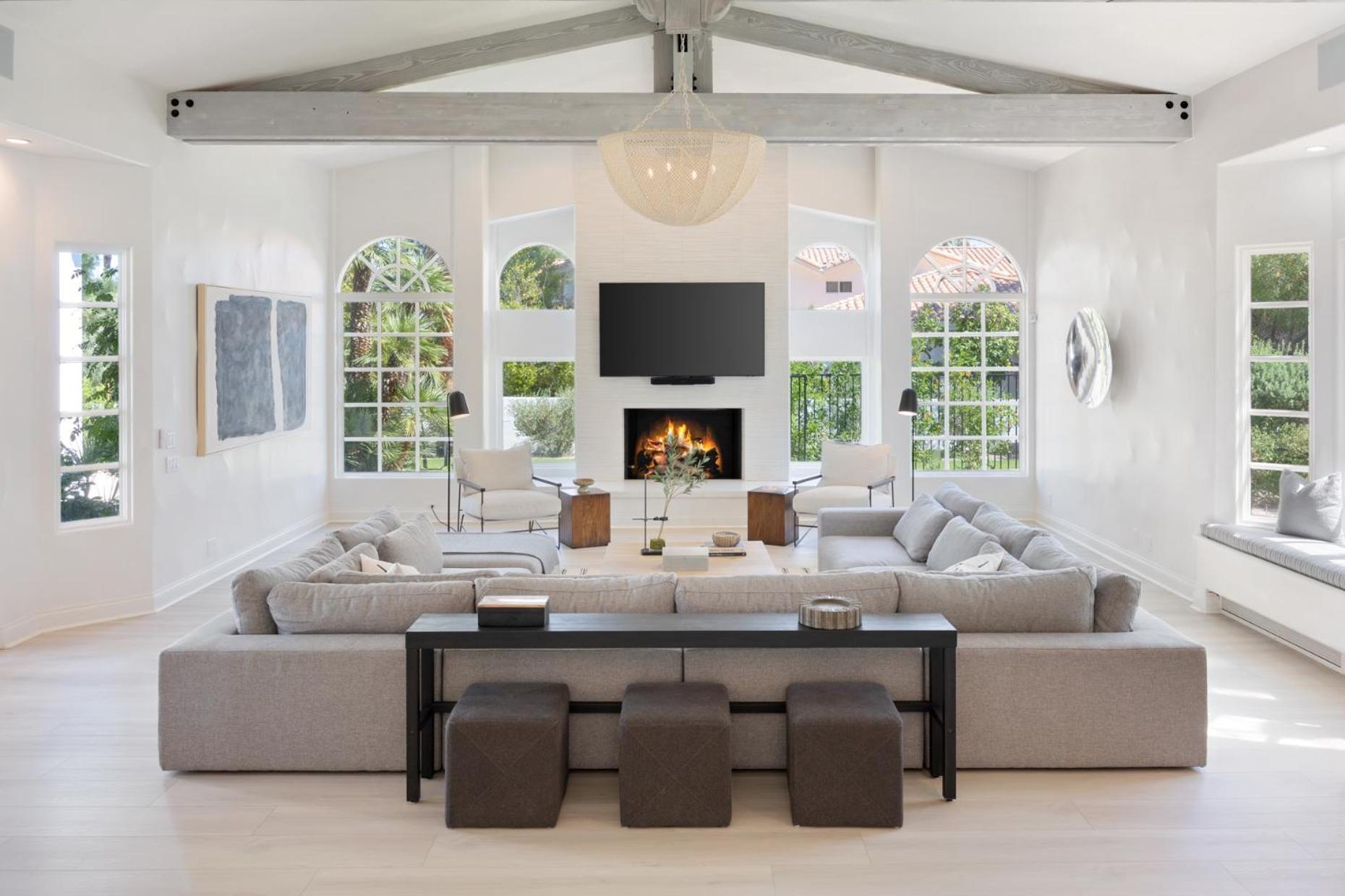 Jaguar Estate - Private Lush Estate With 2 Incredible Pools And Spas, Pickleball And Style Yard