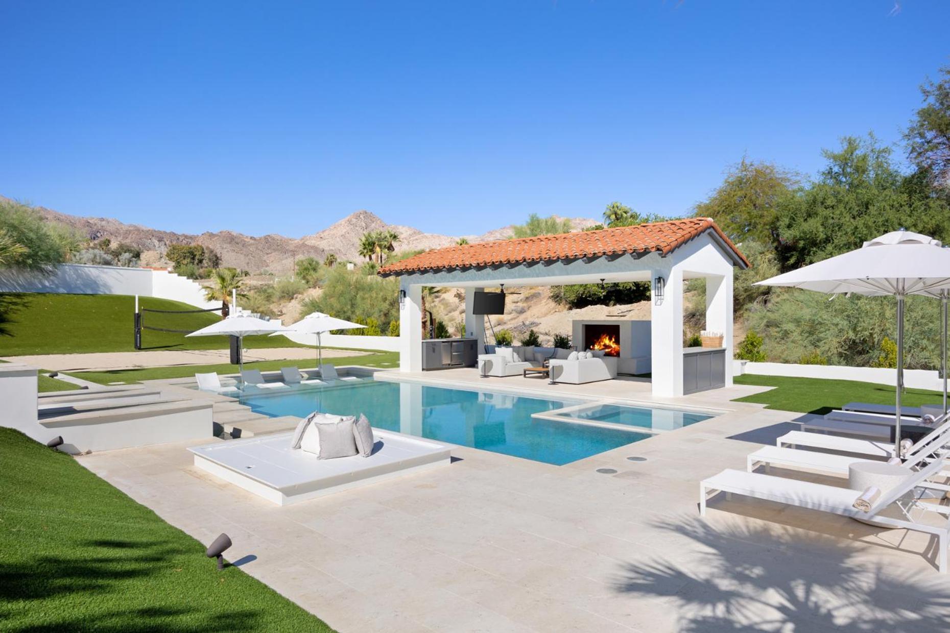 Jaguar Estate - Private Lush Estate With 2 Incredible Pools And Spas, Pickleball And Style Yard Palm Desert