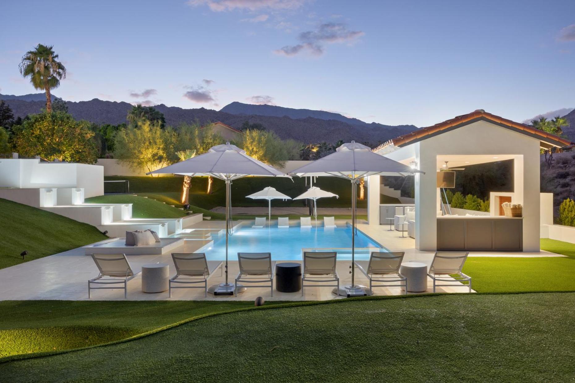 Holiday home Jaguar Estate - Private Lush Estate With 2 Incredible Pools And Spas, Pickleball And Style Yard