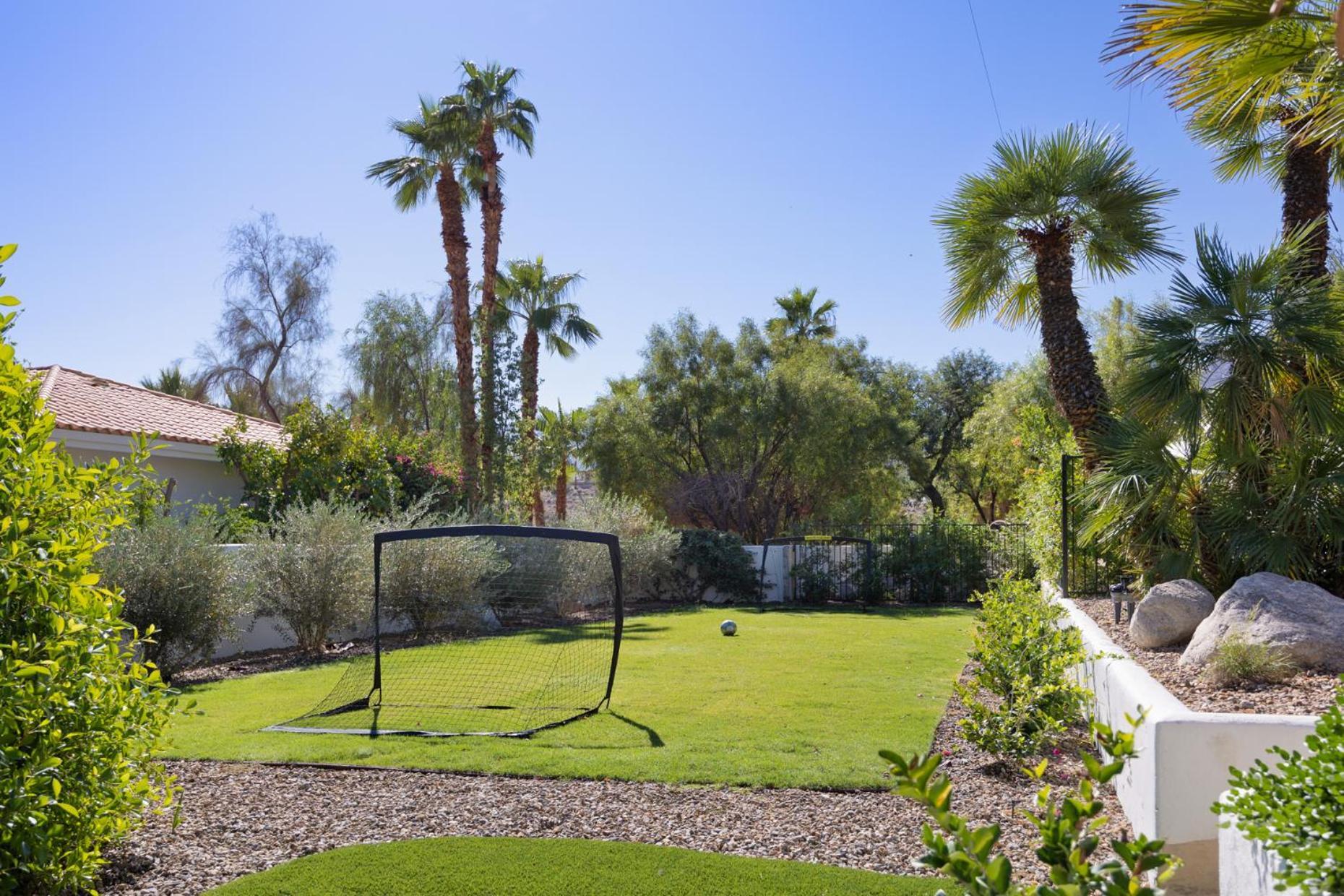 Holiday home Jaguar Estate - Private Lush Estate With 2 Incredible Pools And Spas, Pickleball And Style Yard *