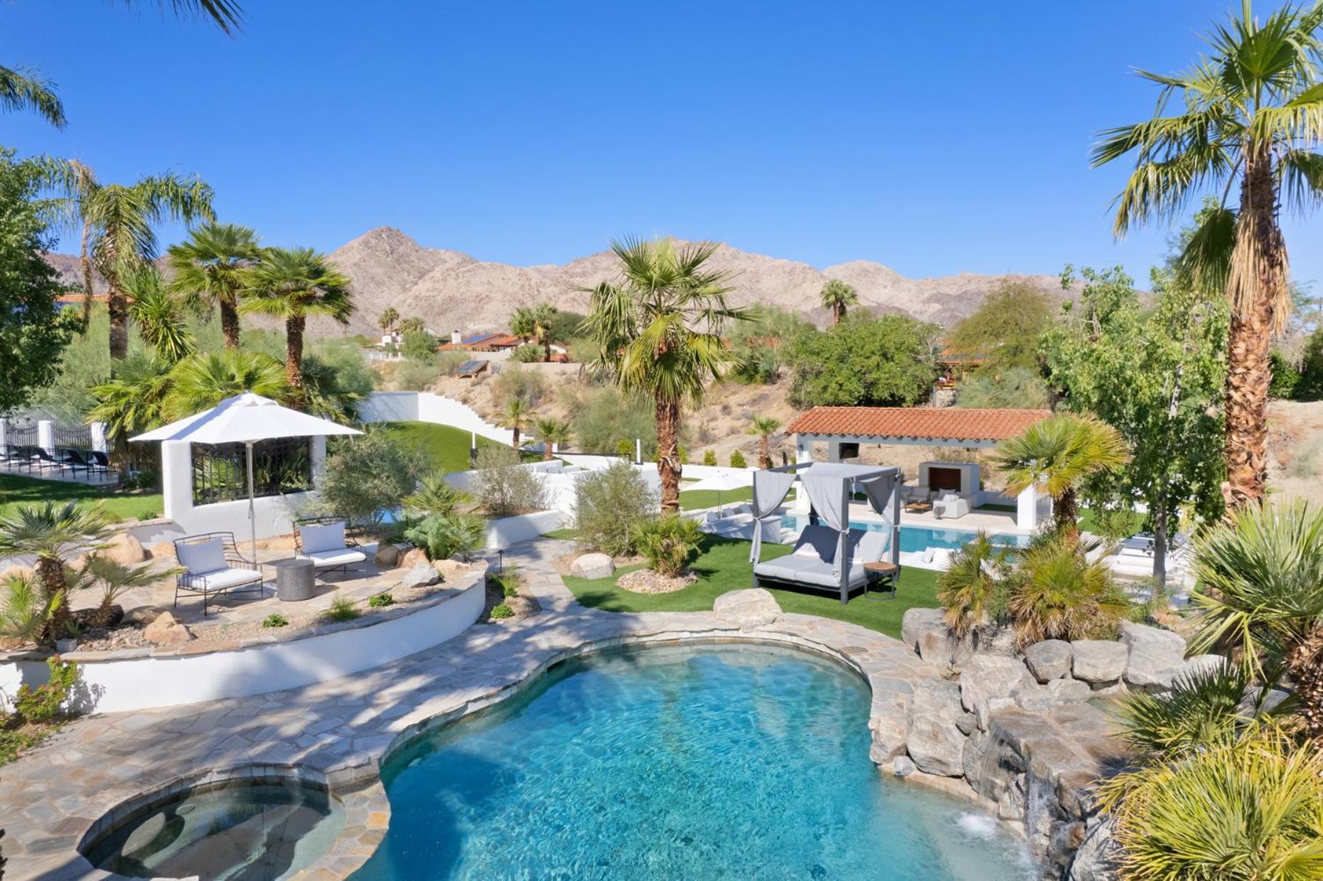 Jaguar Estate - Private Lush Estate With 2 Incredible Pools And Spas, Pickleball And Style Yard *