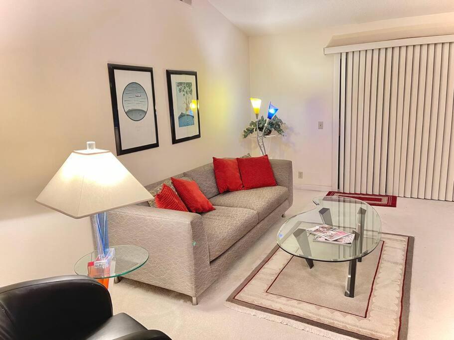 Desert Falls Getaway, Pets Ok, Heated Pool And Spa,golf *