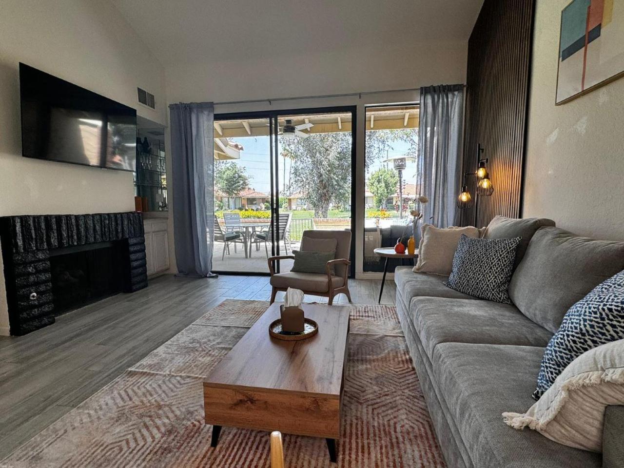Casa Villena At Monterey Cc Holiday home Palm Desert