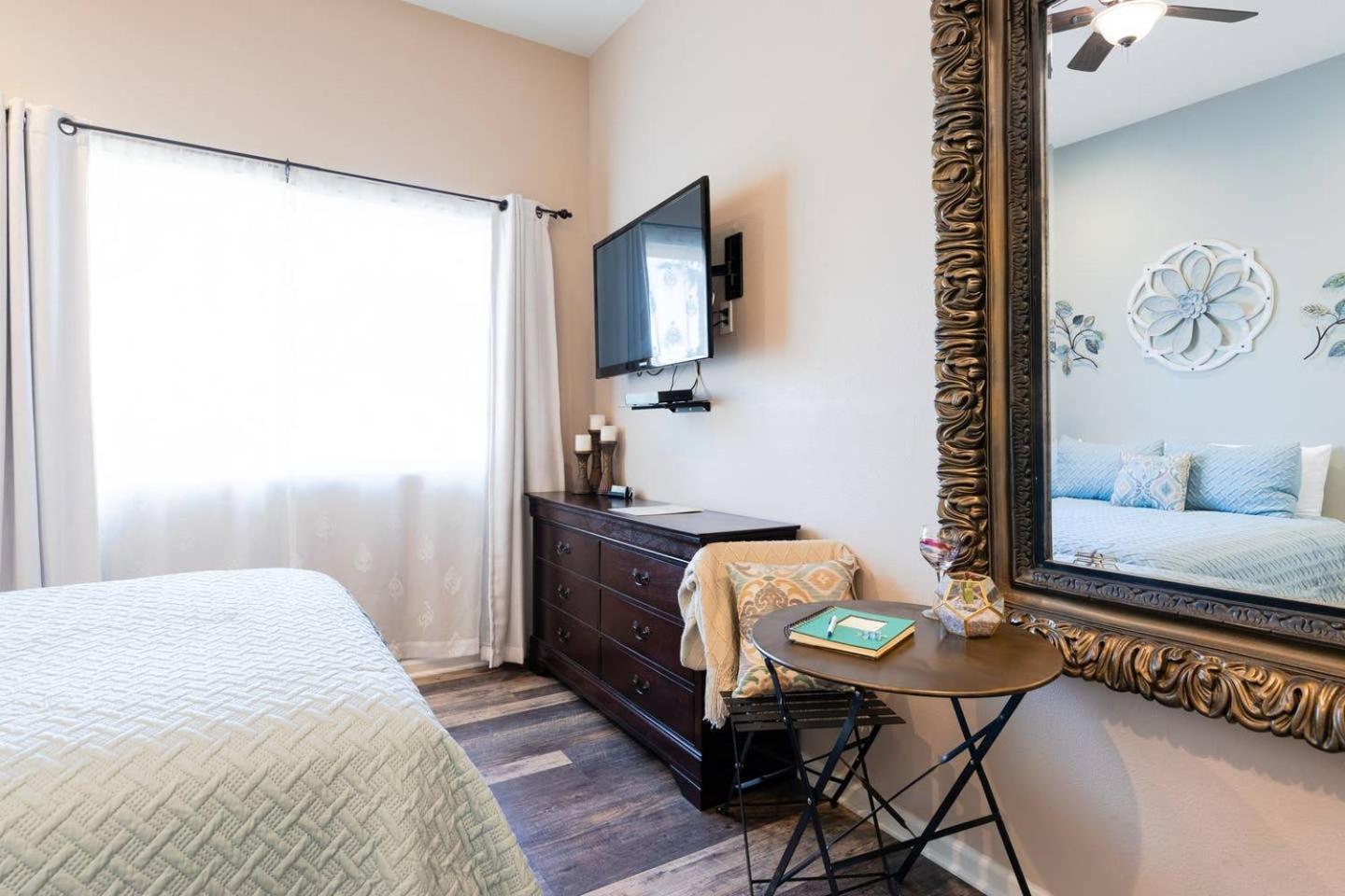 Private Casita In The Heart Of Palm Desert