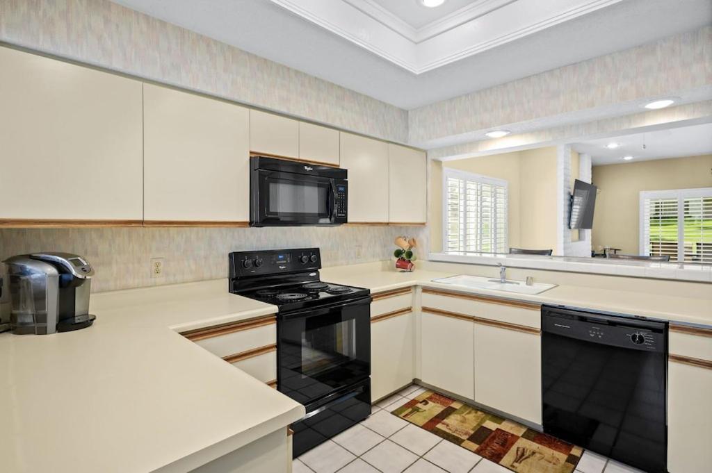 Desert Falls Cc Luxurious Desert - 3 Bedroom Apartment