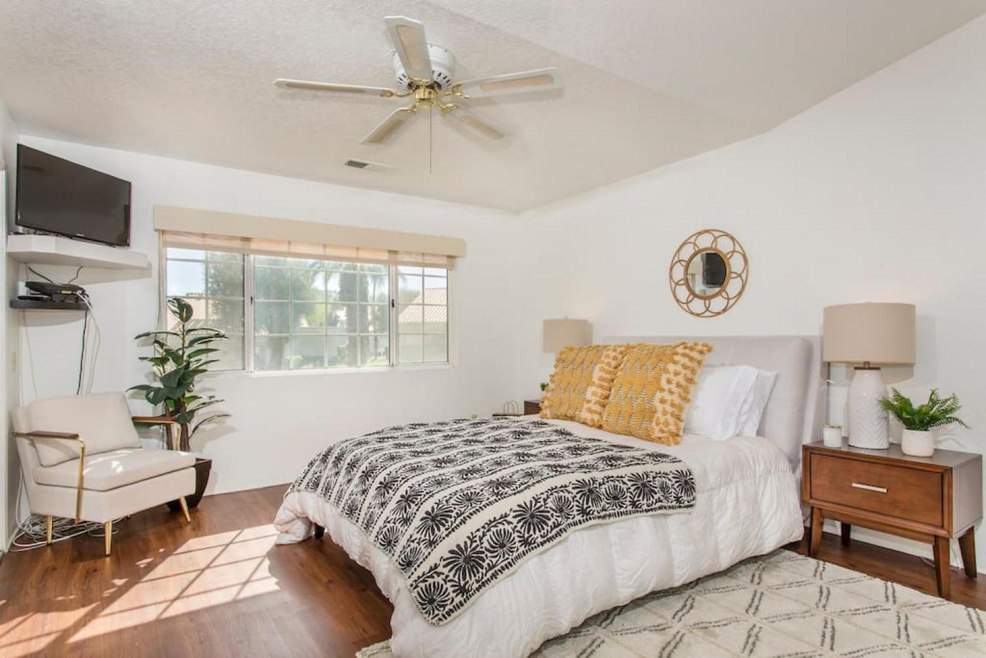 Beautiful Oasis 2bd 2ba Getaway Palm Desert