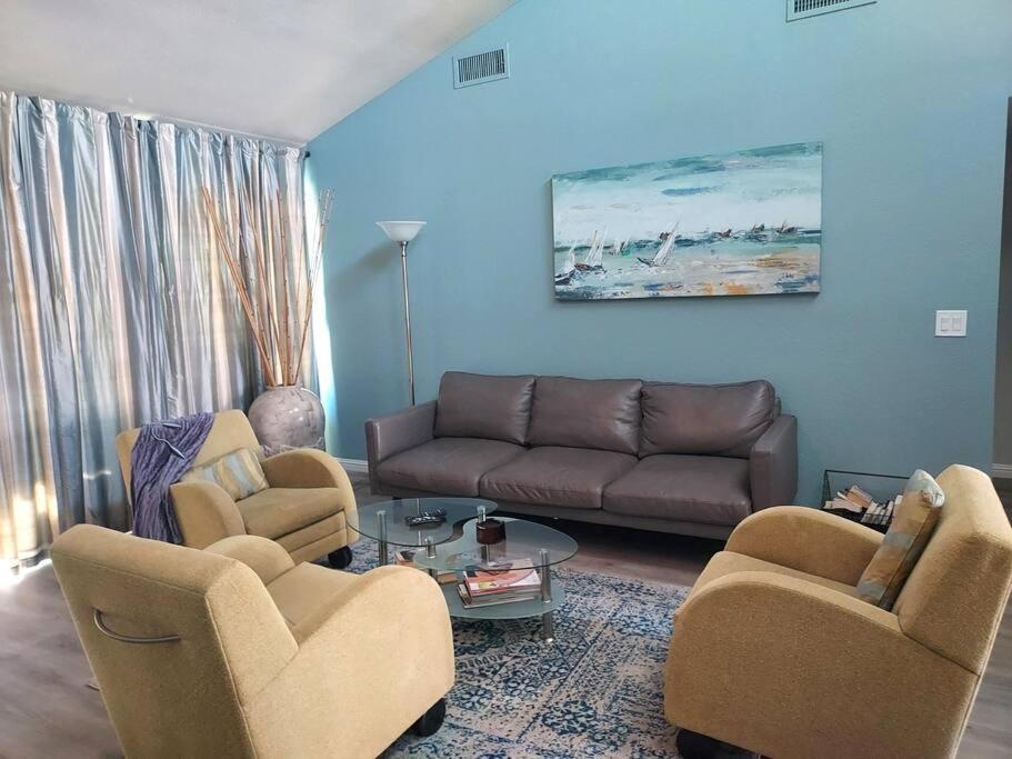 Charming Oasis - An Ideal Getaway Apartment