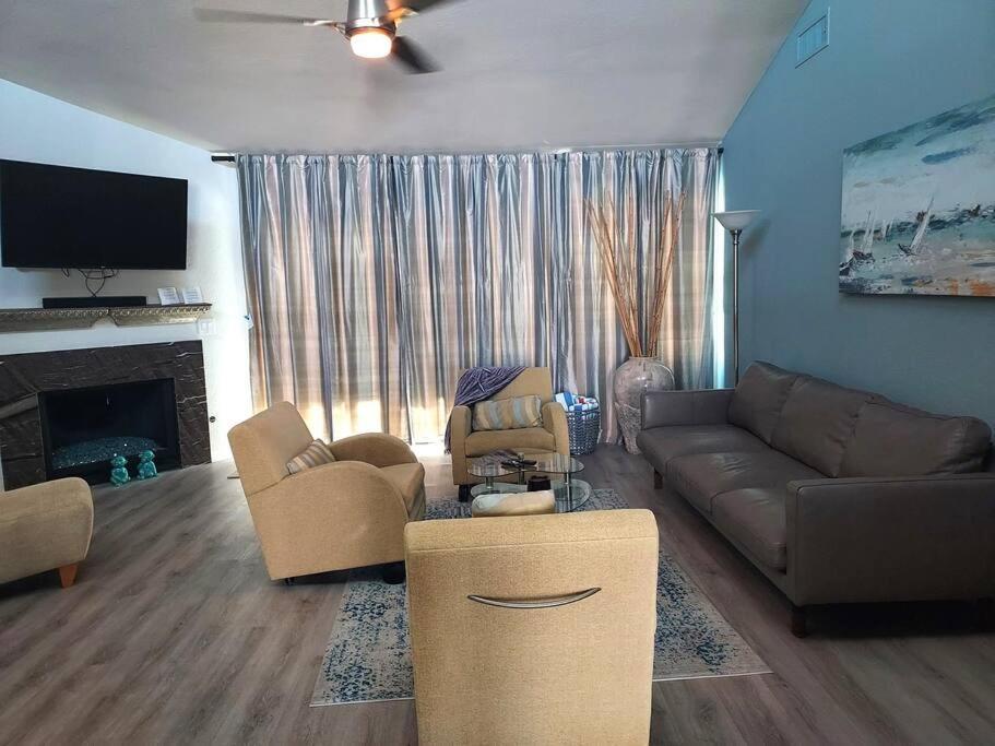 Charming Oasis - An Ideal Getaway Apartment *
