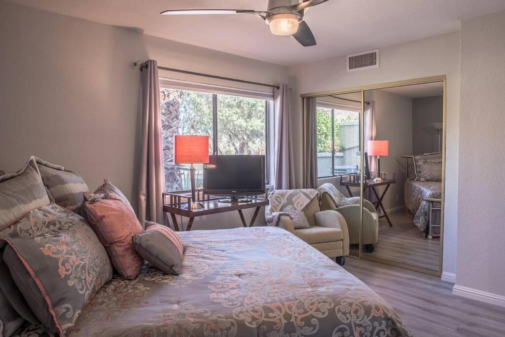 Charming Oasis - An Ideal Getaway Apartment *