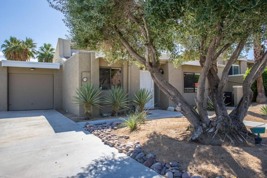 Charming Oasis - An Ideal Getaway Apartment *
