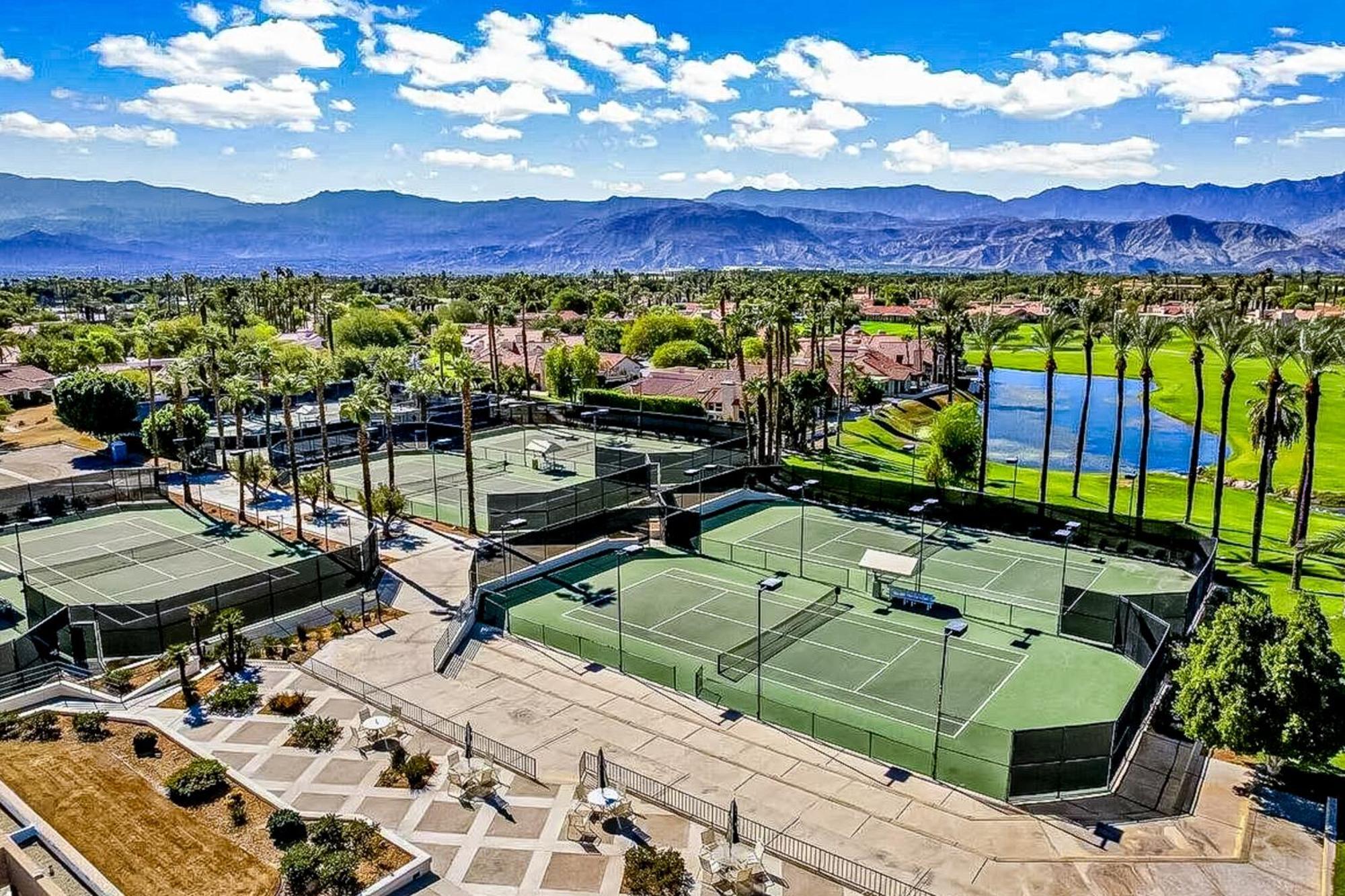 Luxury Living In The Desert Apartment Palm Desert