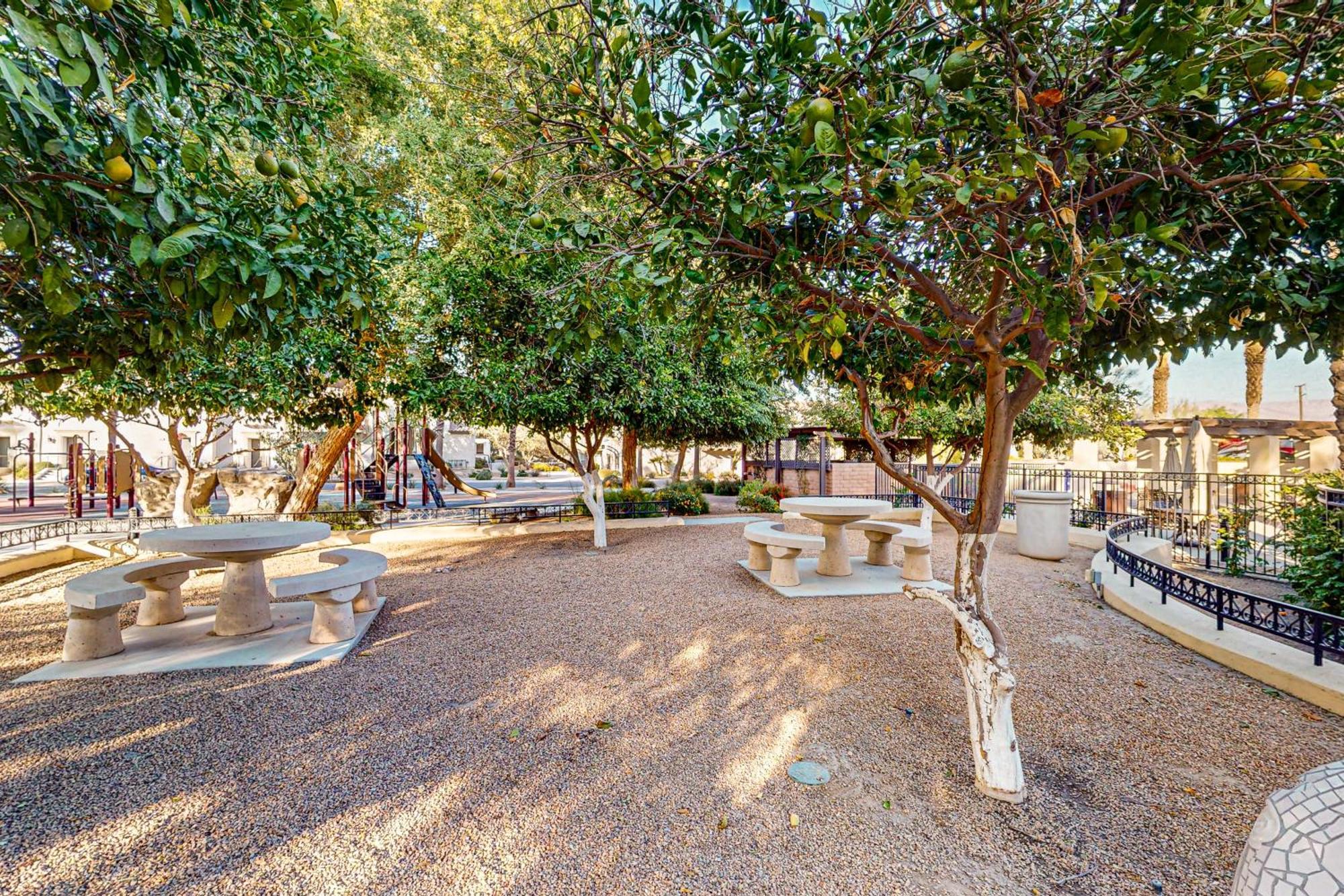 Desert Luxury At Spanish Walk *