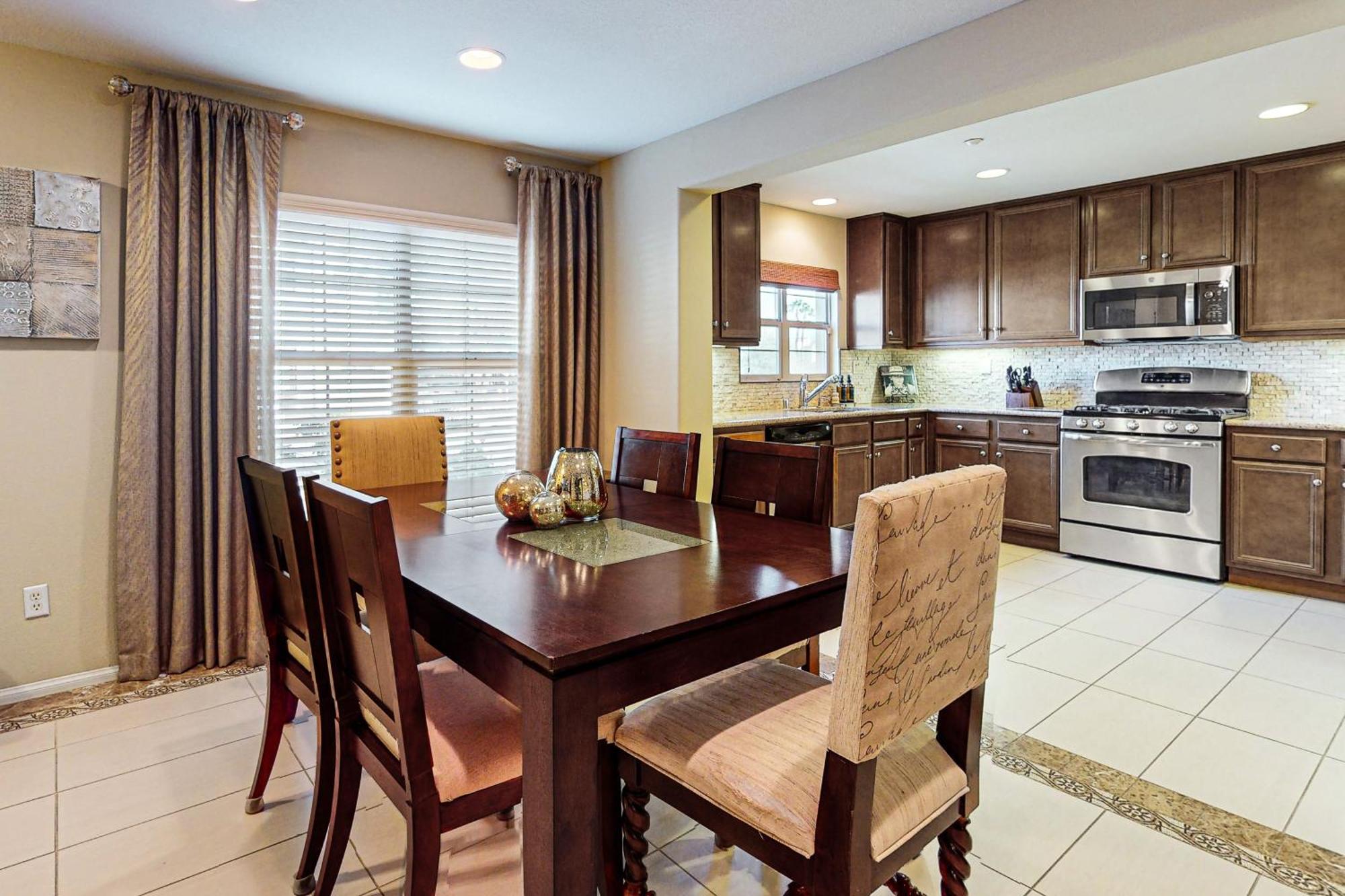 Desert Luxury At Spanish Walk *