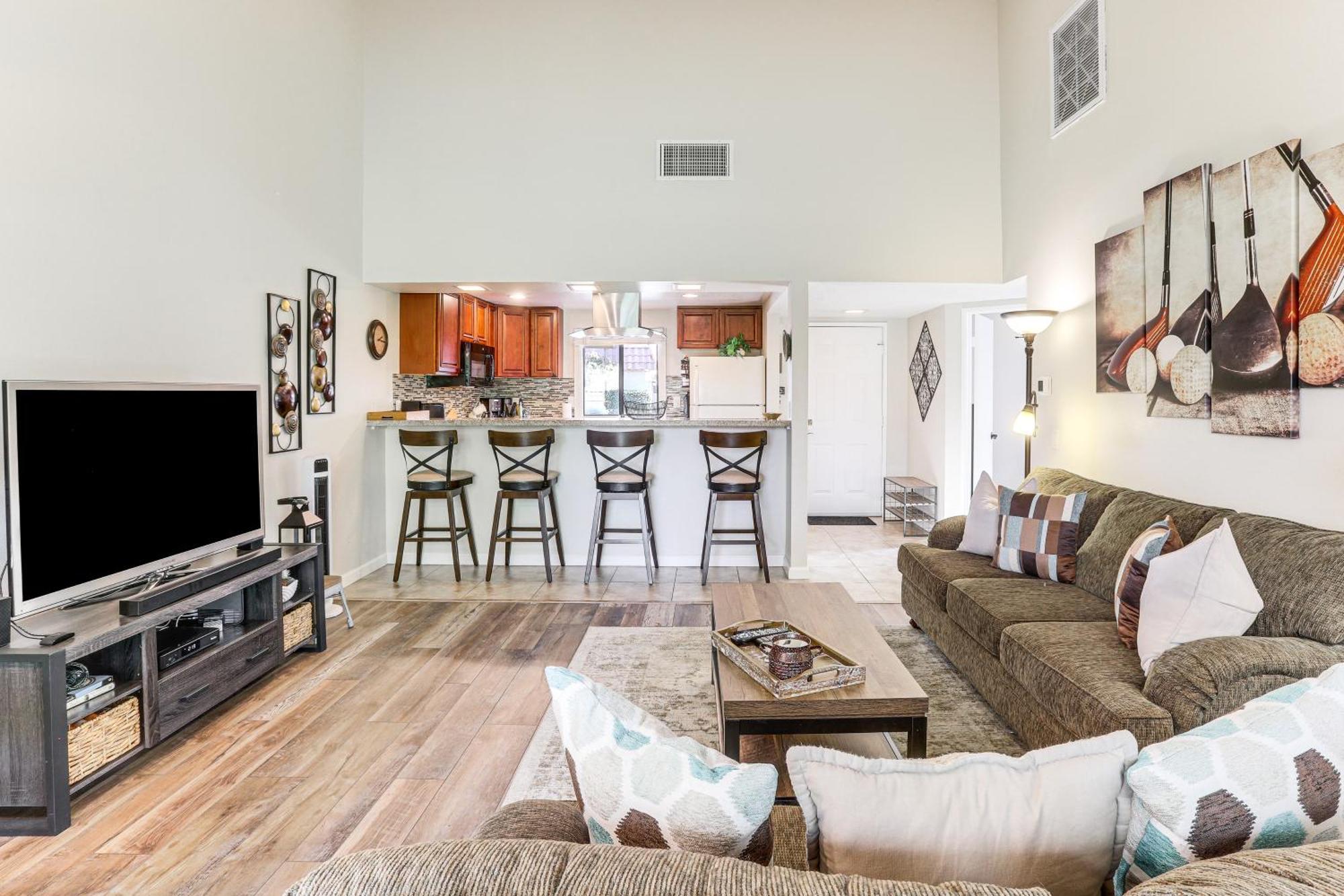 Golf Course On-site Peaceful In Apartment Palm Desert