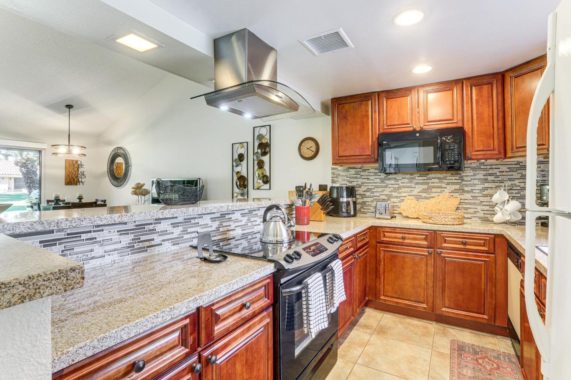Golf Course On-site Peaceful In Apartment